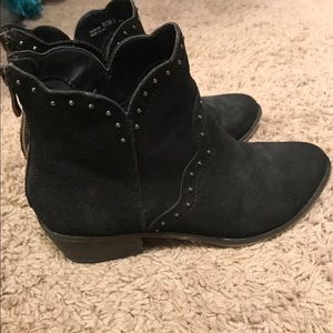 Chinese Laundry ankle boots
